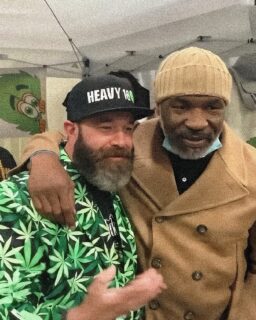 Rocking the HEAVY swag with Iron Mike 👊😎

Killer throwback shot from @cityslicker.genetics, kicking it with the legend Mike Tyson himself at a lil trade show back in the day — and repping HEAVY while he’s at it 🤜🤛

#HEAVY16 #HEAVY16Nutrients #GetBigGetHEAVY #H16Fam