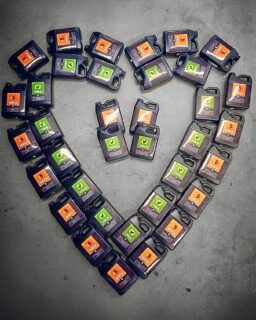 The most complete base nutrients in the game 🌿😎
Veg A&B delivers balanced macros + micros, multiple forms of nitrogen and calcium, and a steady nutrient release that builds strong roots, thick tissue, and a resilient structure that can handle high light and CO₂ 🌿
Bud A&B picks up right where Veg leaves off, pushing density, oil production, and overall quality with highly bioavailable P/K, premium chelators, and elevated trace elements for a true top-shelf finish 🚀
Both are crafted with HEAVY’s premium raw inputs and micro-batch blending, giving you a clean, powerful, streamlined base that works in hydro, coco, or soil — without complicating the feed chart 🤟
Use Veg A&B + Bud A&B as your foundation, stack your favorite HEAVY additives, and you’ve got everything your plants need from start to finish! 👊
Photo: @greencoasthydro_dtla
#HEAVY16 #HEAVY16Nutrients #HEAVY16Veg #HEAVY16Bud #BigGrowerPreferred #GetBigGetHEAVY #GrowWithHEAVY