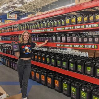 The section of the store you need to be in 😎🤙

Absolute WALL of Heavy 16 at this shop 😂 Now that’s the kind of selection we like to see, whatever size you need, they’ve got it!

Throwback shot taken at @hgswalledlake (HGS Hydro in Walled Lake, MI)

#Heavy16 #Heavy16Nutrients #GetBigGetHeavy #BigGrowerPreferred
